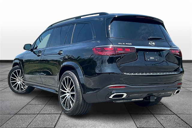 Vehicle image 4 of 17