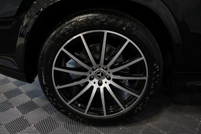 Vehicle image 13 of 45