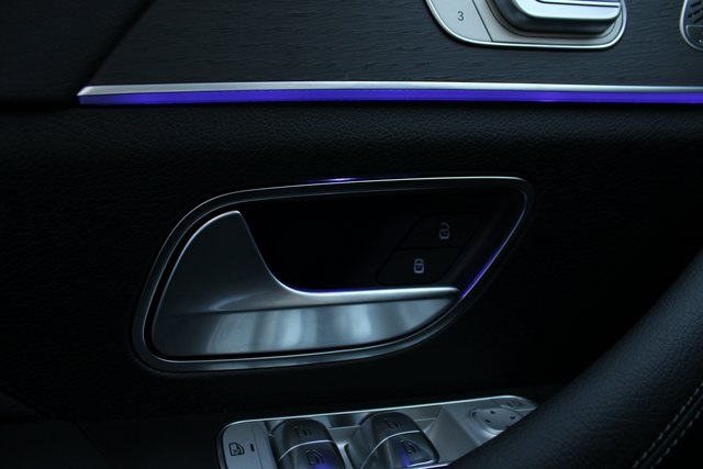 Vehicle image 29 of 45