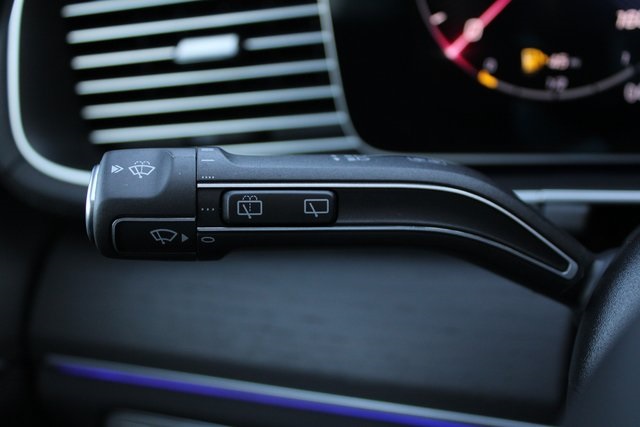 Vehicle image 22 of 45