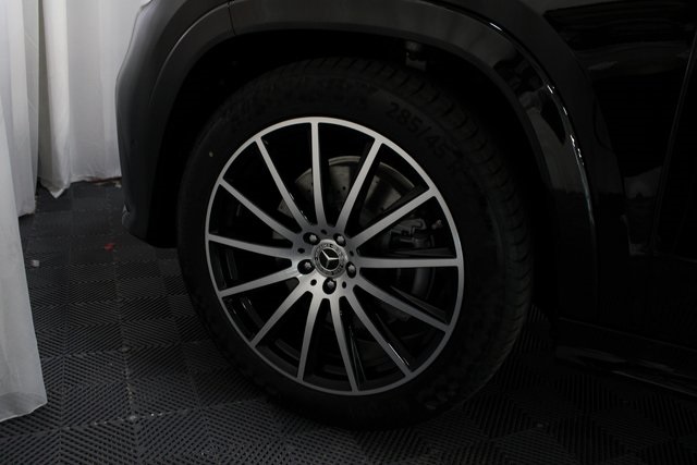 Vehicle image 11 of 45
