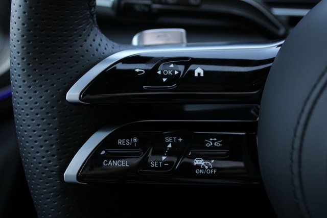 Vehicle image 23 of 45