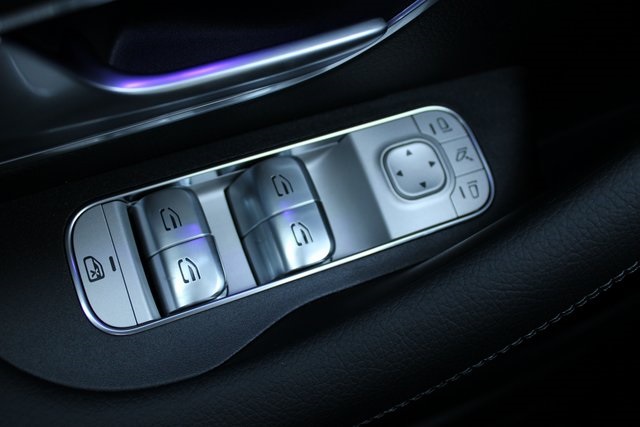 Vehicle image 30 of 45