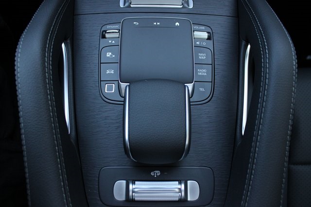 Vehicle image 37 of 45