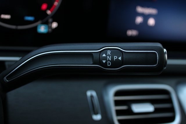 Vehicle image 25 of 45