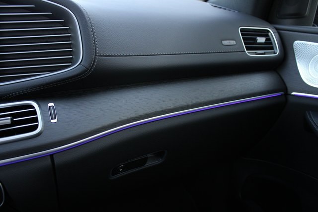 Vehicle image 41 of 45