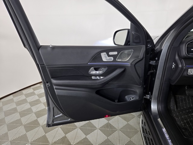 Vehicle image 39 of 41
