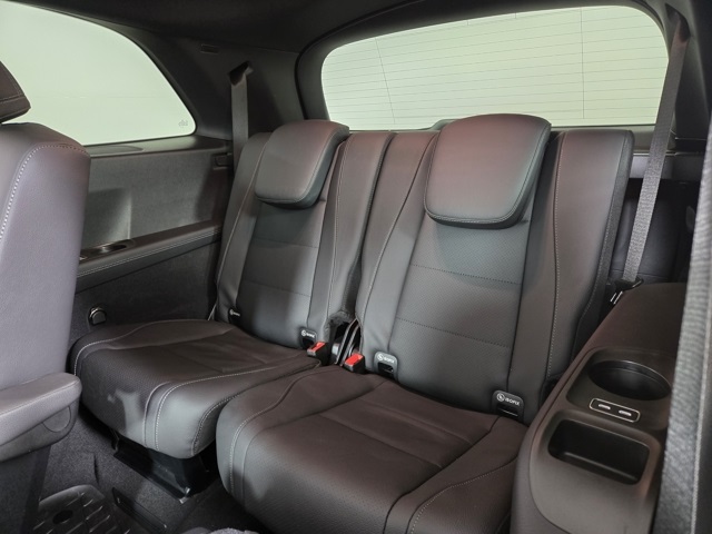 Vehicle image 13 of 41