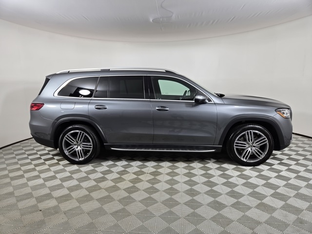 Vehicle image 4 of 41
