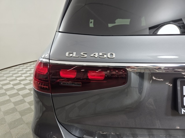 Vehicle image 12 of 41
