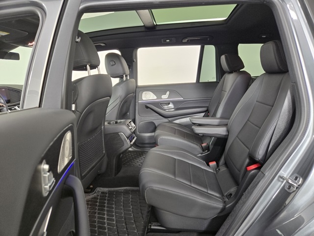 Vehicle image 16 of 41