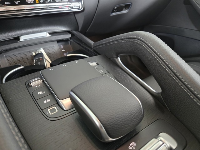 Vehicle image 38 of 41