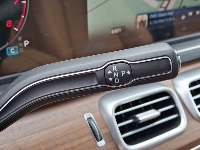 Vehicle image 15 of 23