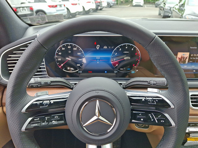 Vehicle image 20 of 23