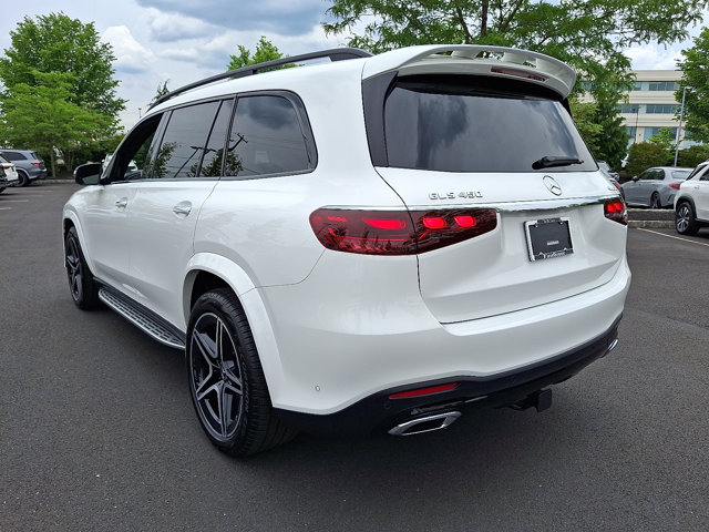 Vehicle image 6 of 23