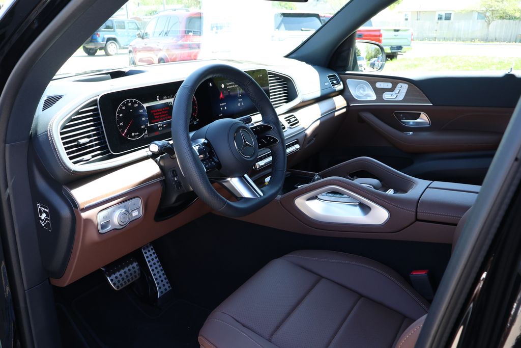 Vehicle image 15 of 16