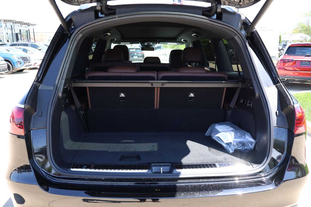 Vehicle image 10 of 16