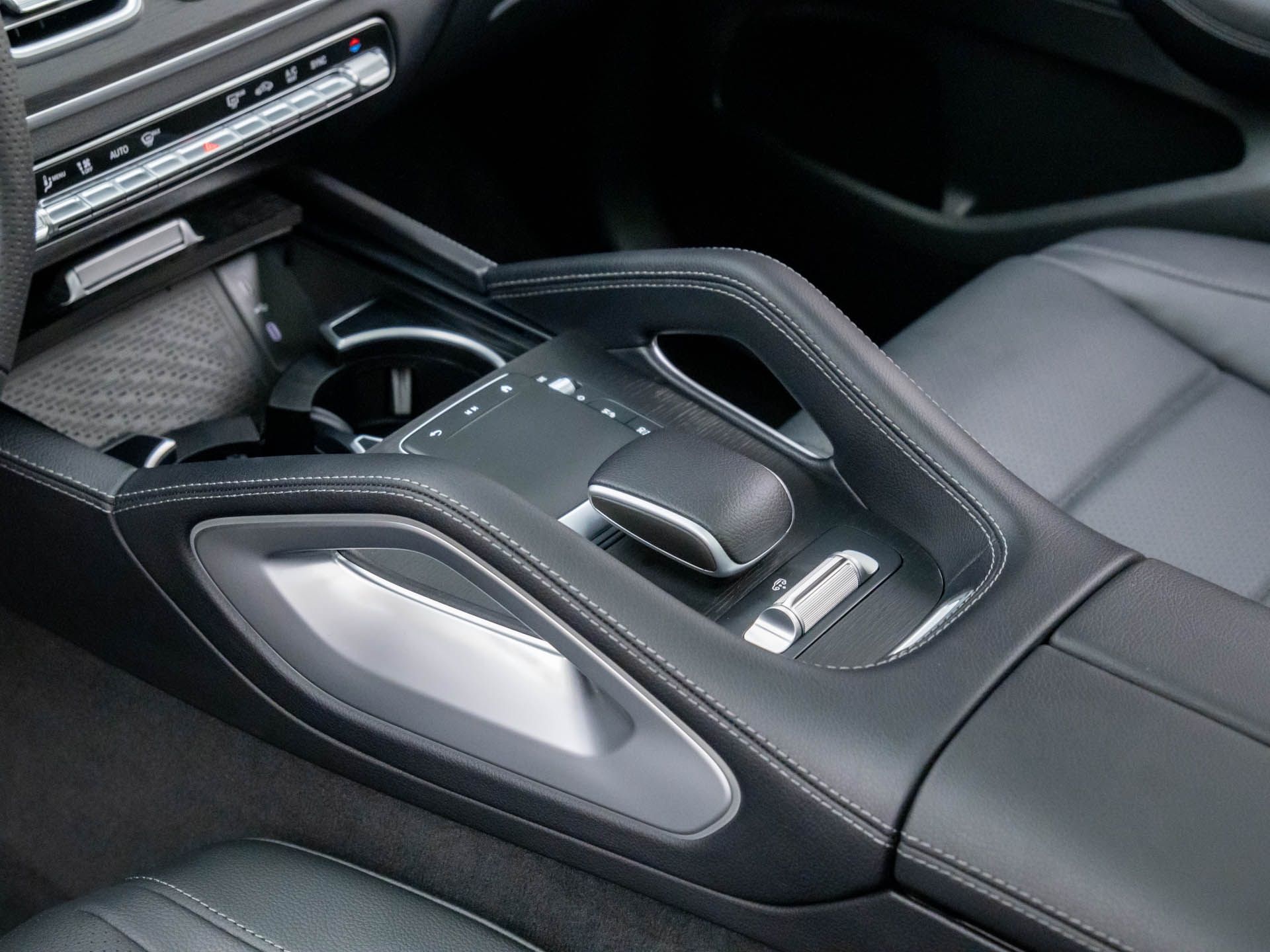Vehicle image 13 of 40
