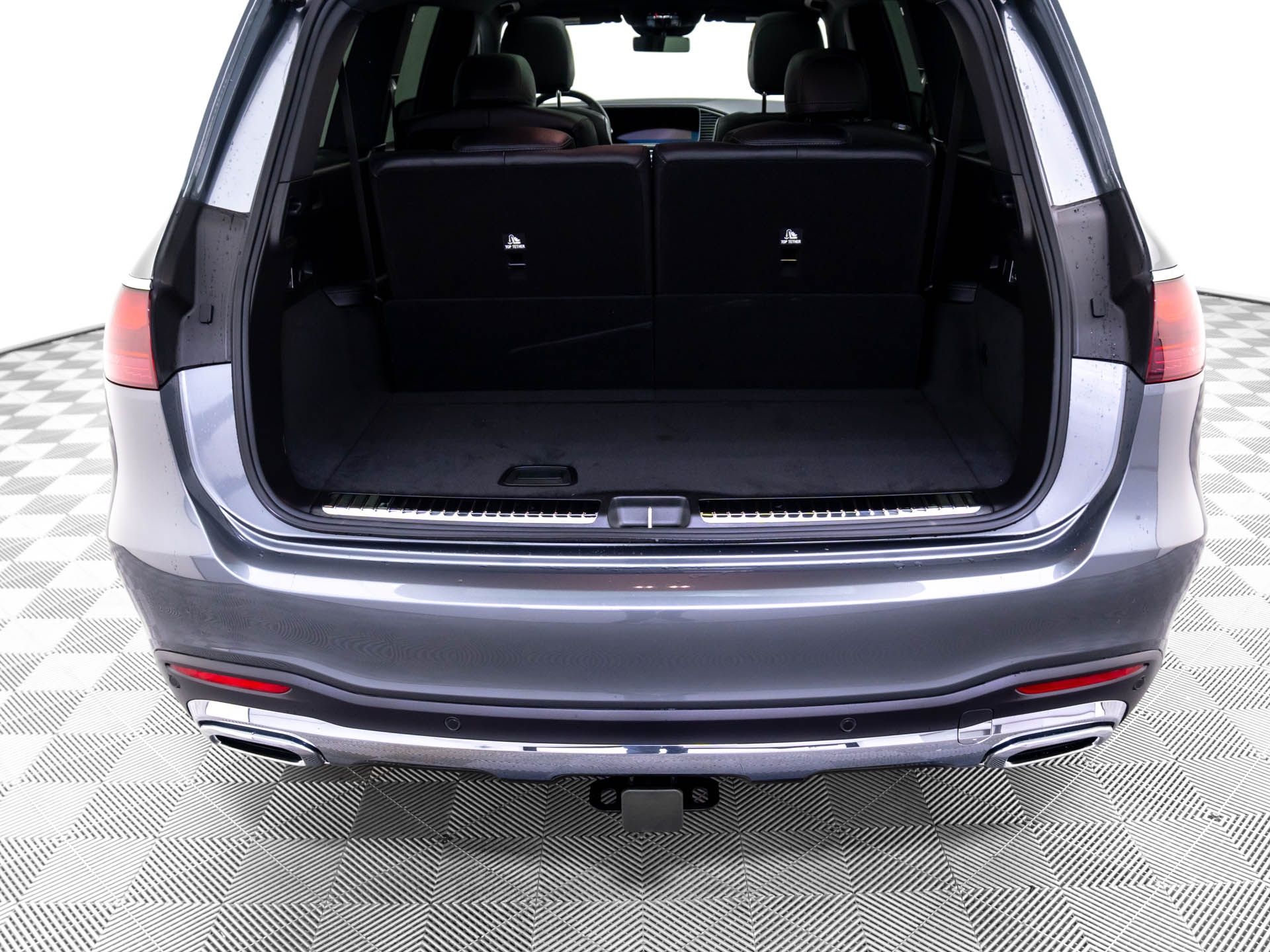 Vehicle image 33 of 40