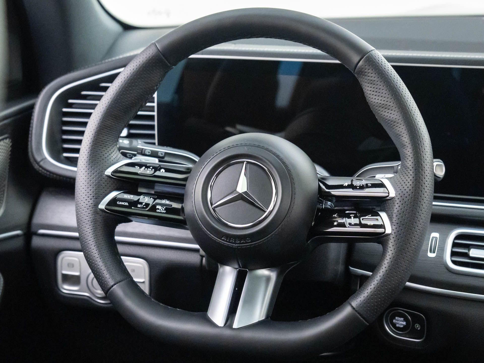 Vehicle image 12 of 40