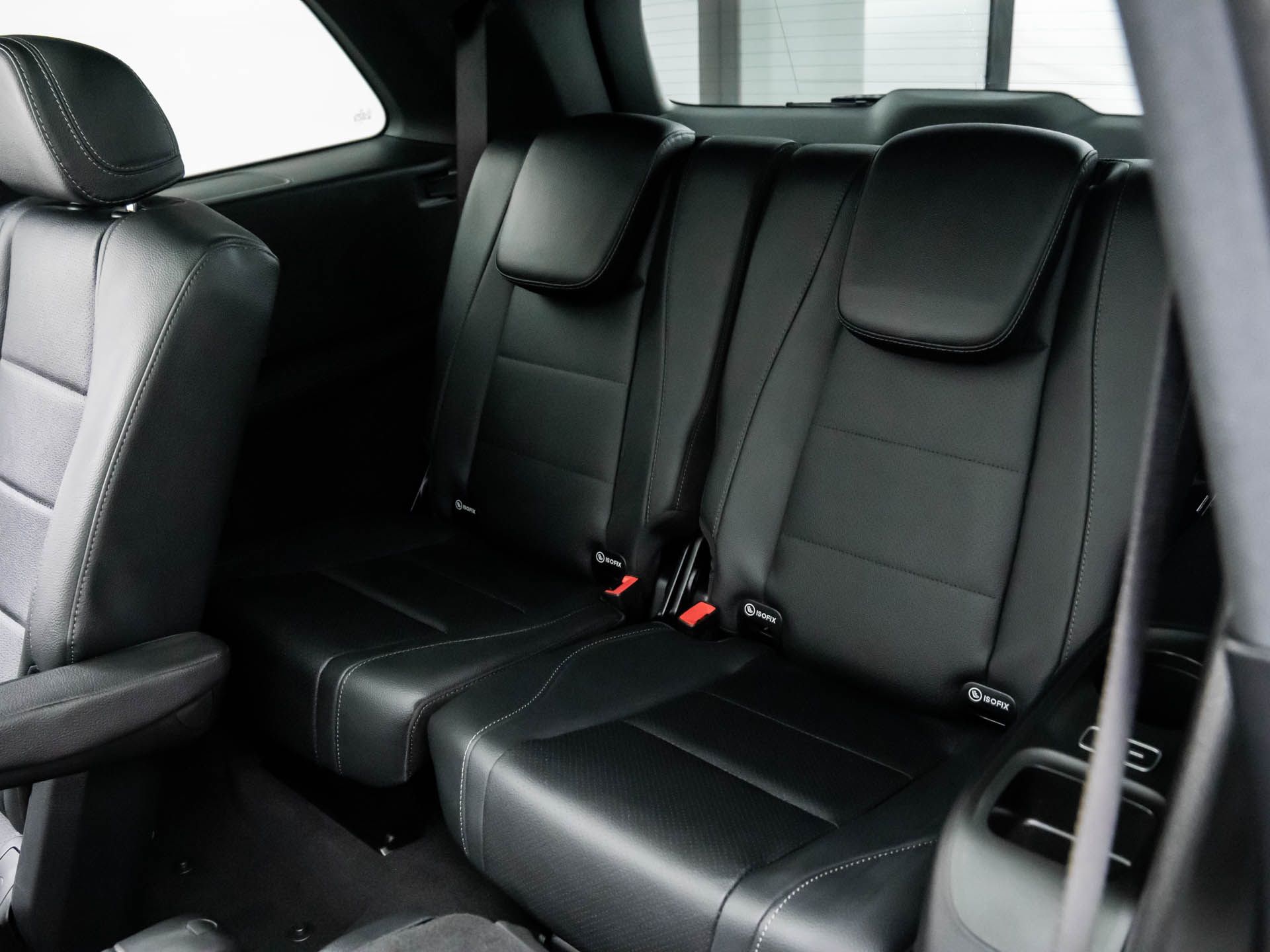 Vehicle image 19 of 40