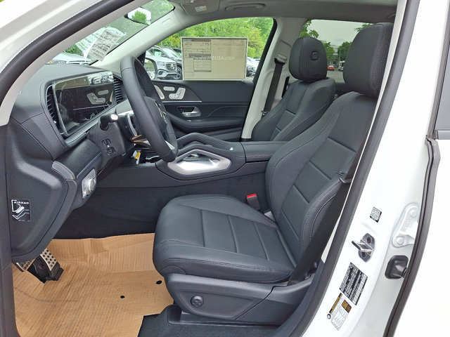Vehicle image 13 of 23
