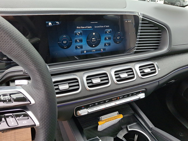 Vehicle image 16 of 23