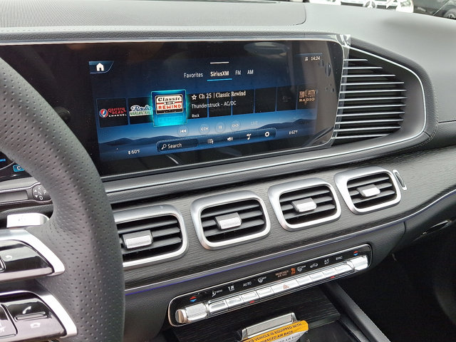 Vehicle image 17 of 23