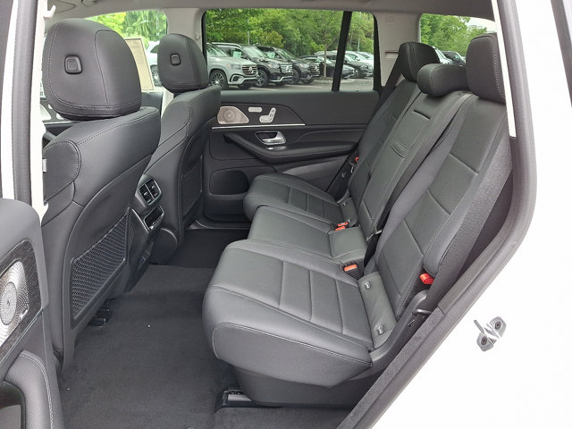 Vehicle image 10 of 23