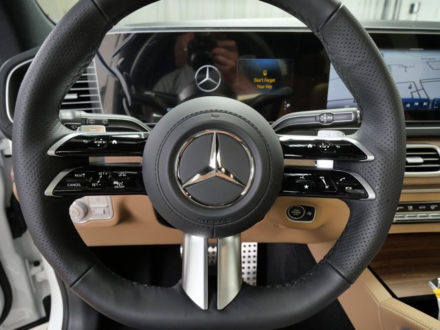 Vehicle image 12 of 15