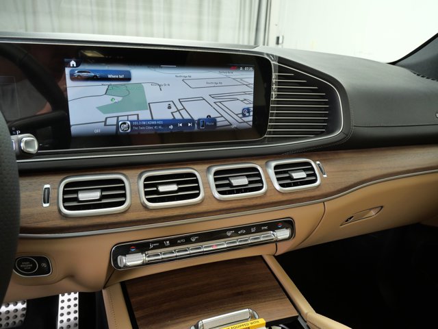 Vehicle image 13 of 15