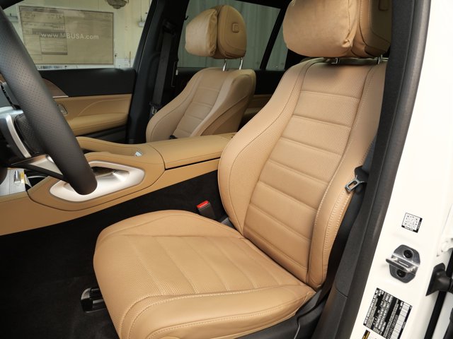 Vehicle image 6 of 15