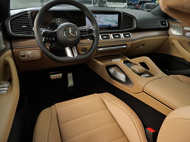 Vehicle image 9 of 15