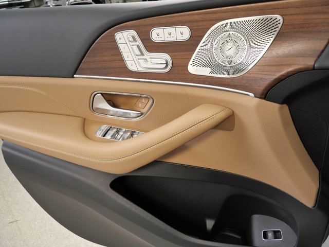 Vehicle image 15 of 15