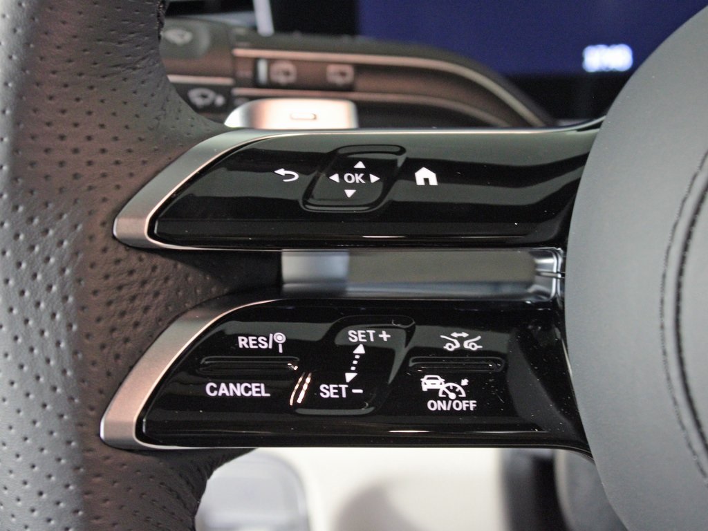 Vehicle image 20 of 37