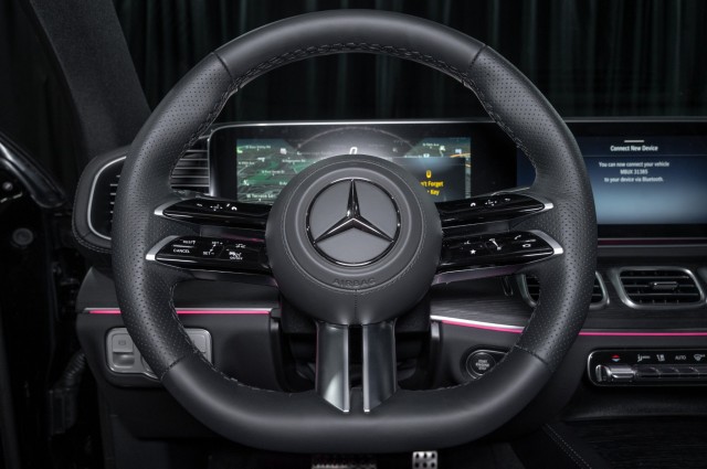 Vehicle image 23 of 25