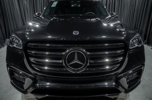 Vehicle image 2 of 25