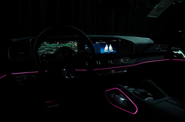 Vehicle image 21 of 25