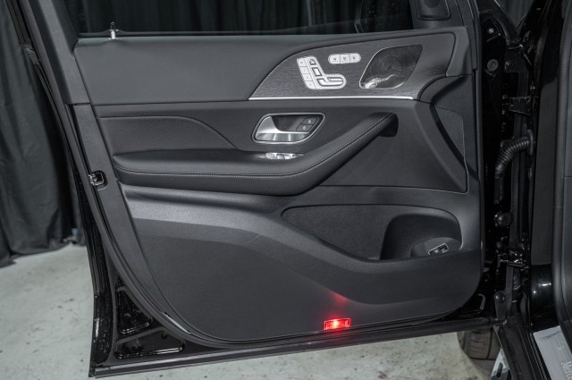 Vehicle image 11 of 25