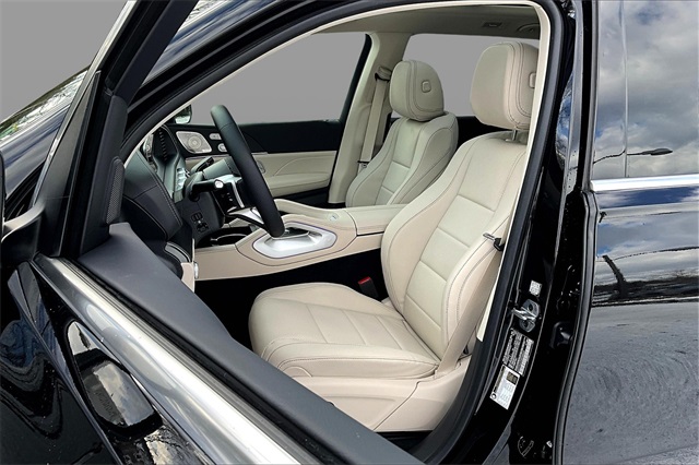 Vehicle image 12 of 17