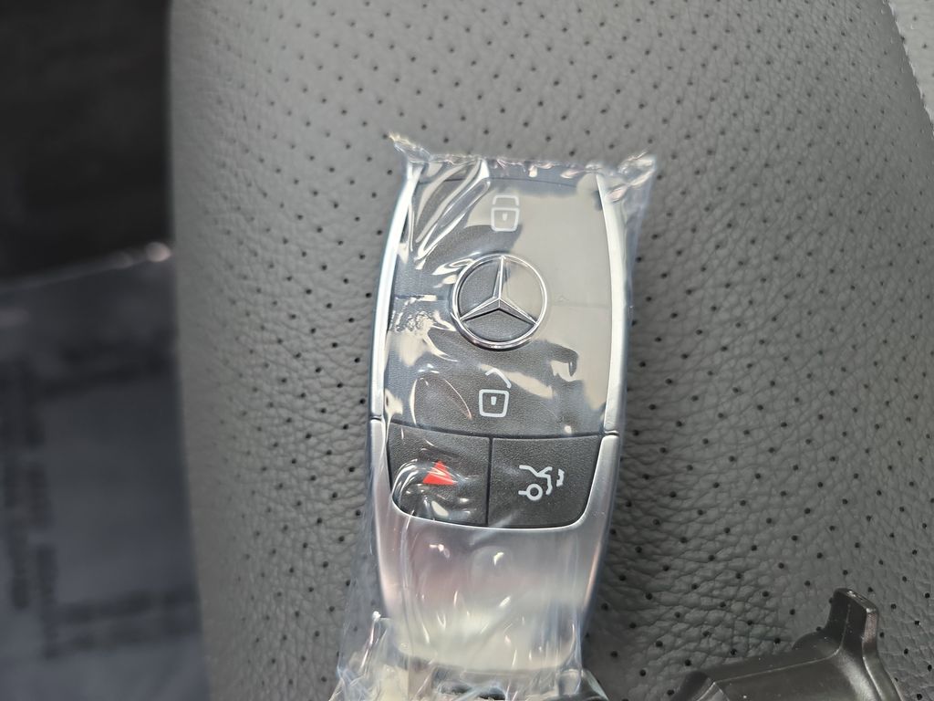 Vehicle image 38 of 39