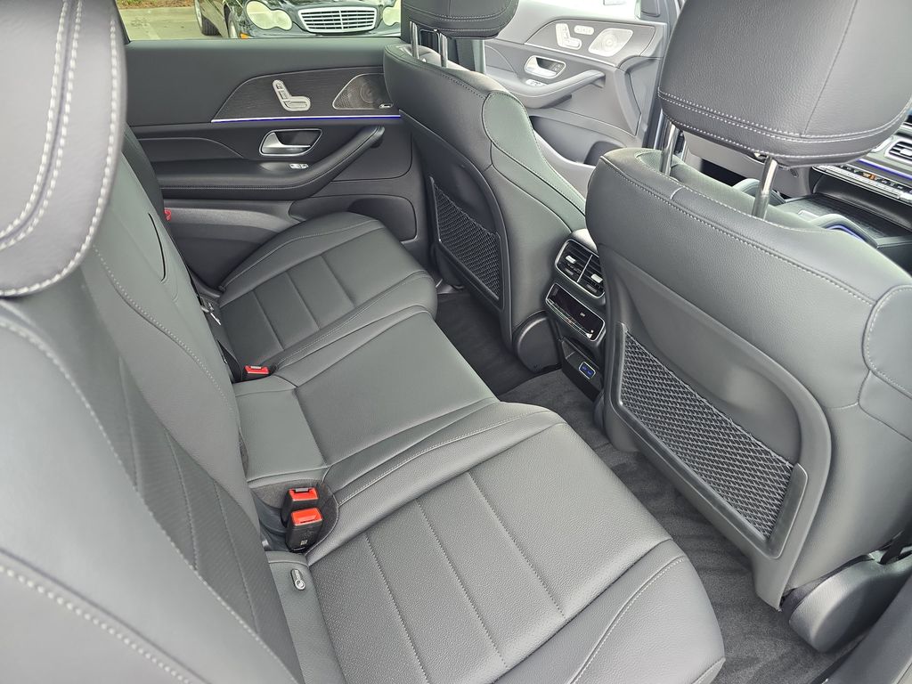 Vehicle image 11 of 39