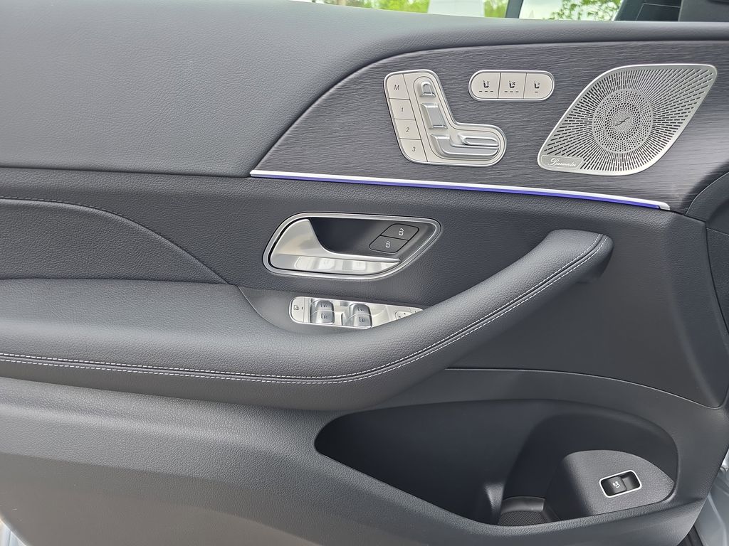 Vehicle image 29 of 39