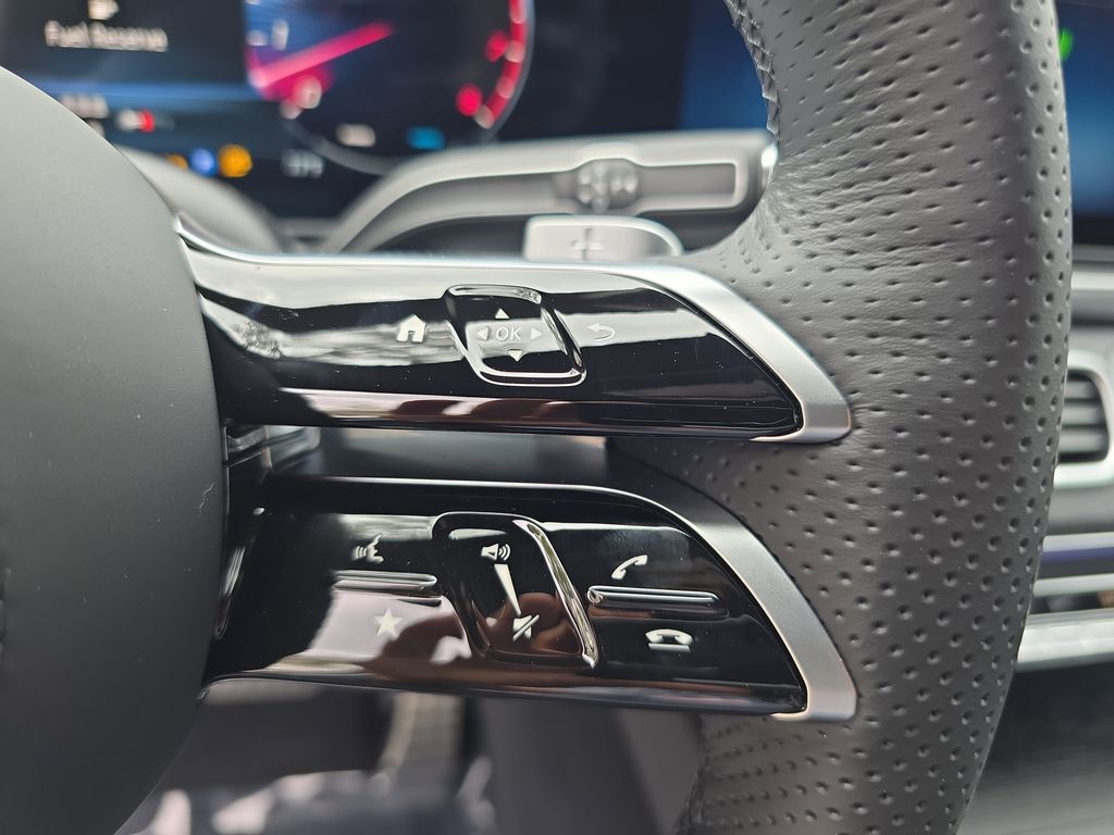 Vehicle image 21 of 39