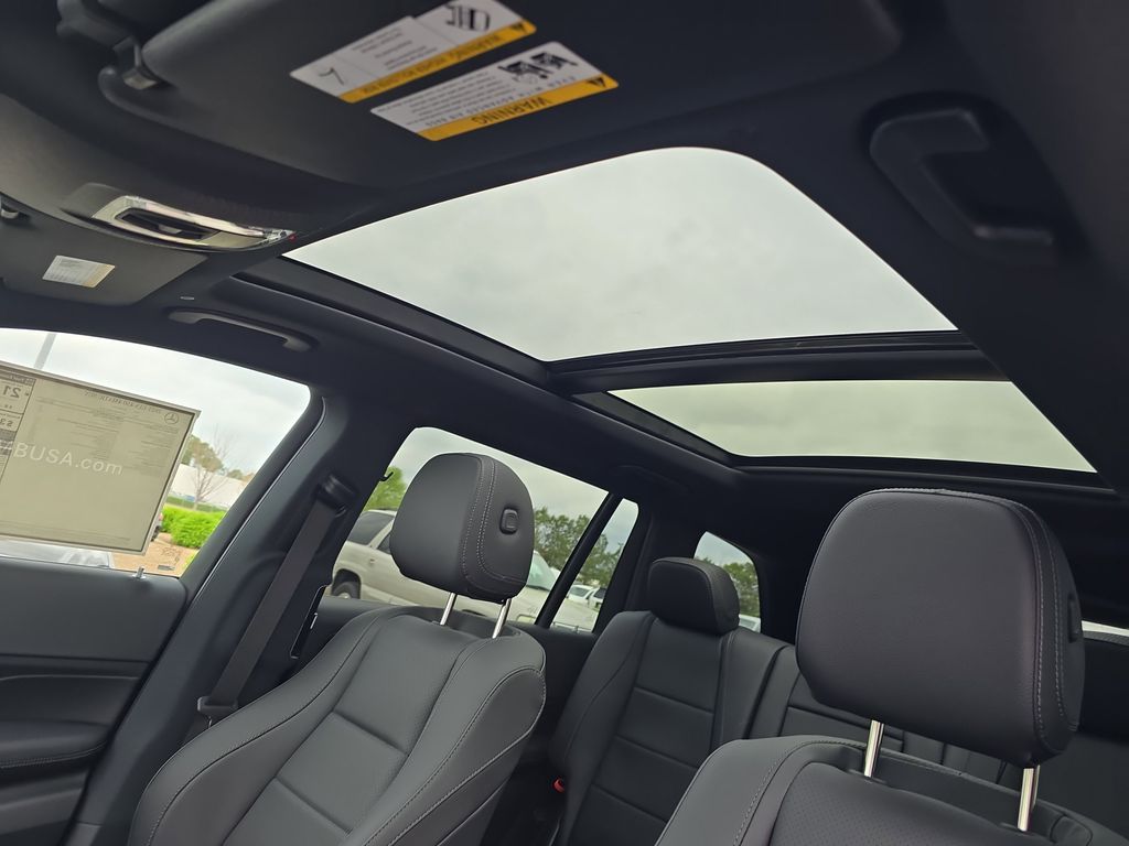 Vehicle image 32 of 39