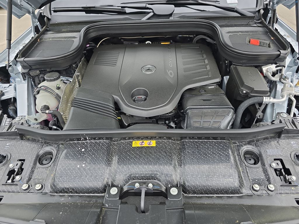 Vehicle image 33 of 39