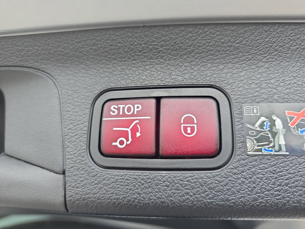 Vehicle image 15 of 39