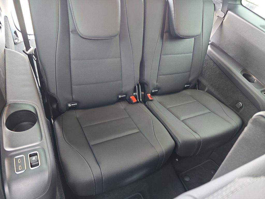 Vehicle image 12 of 39