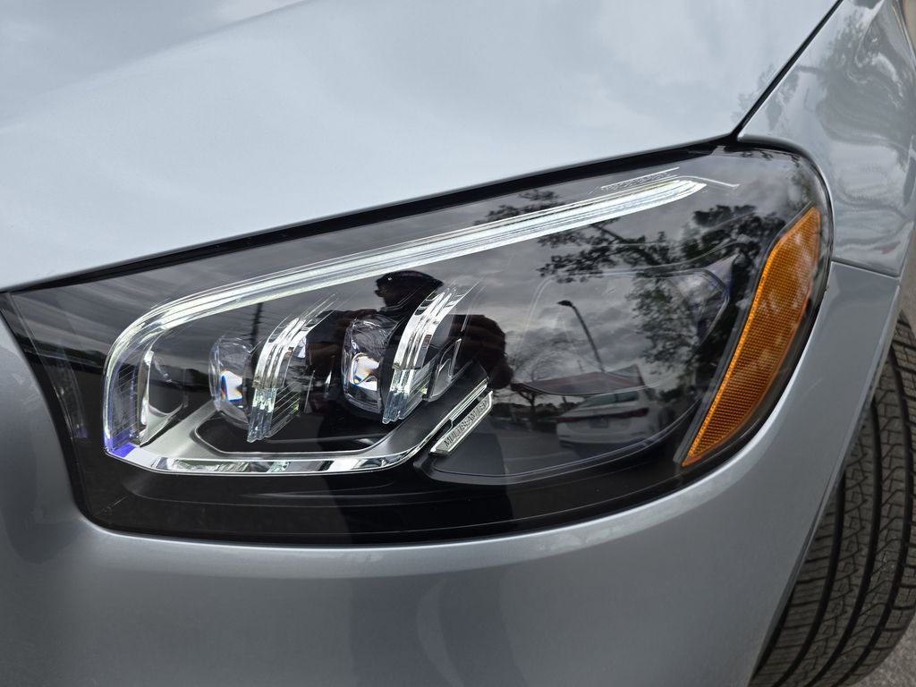 Vehicle image 34 of 39