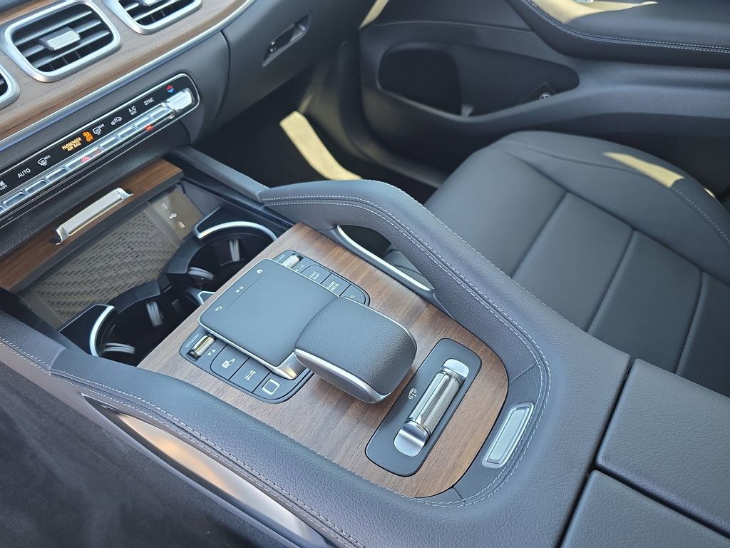 Vehicle image 24 of 39